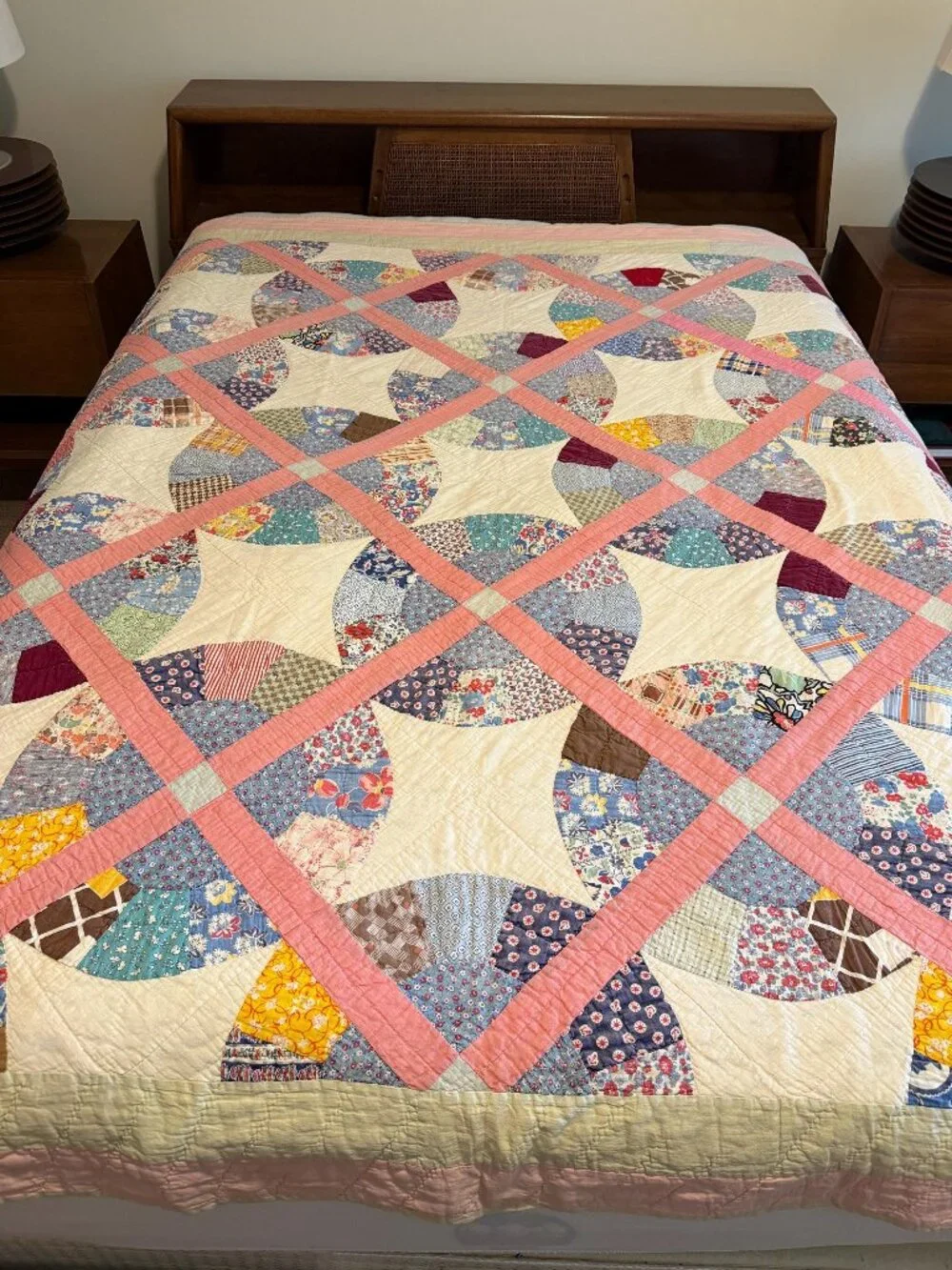 1940s vintage quilt with feedsack fabrics 75